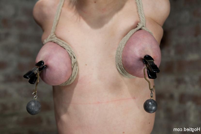 15P Cherry Torn Live Show Part 1 - Cherry is suspended by her breasts / elbows / cro