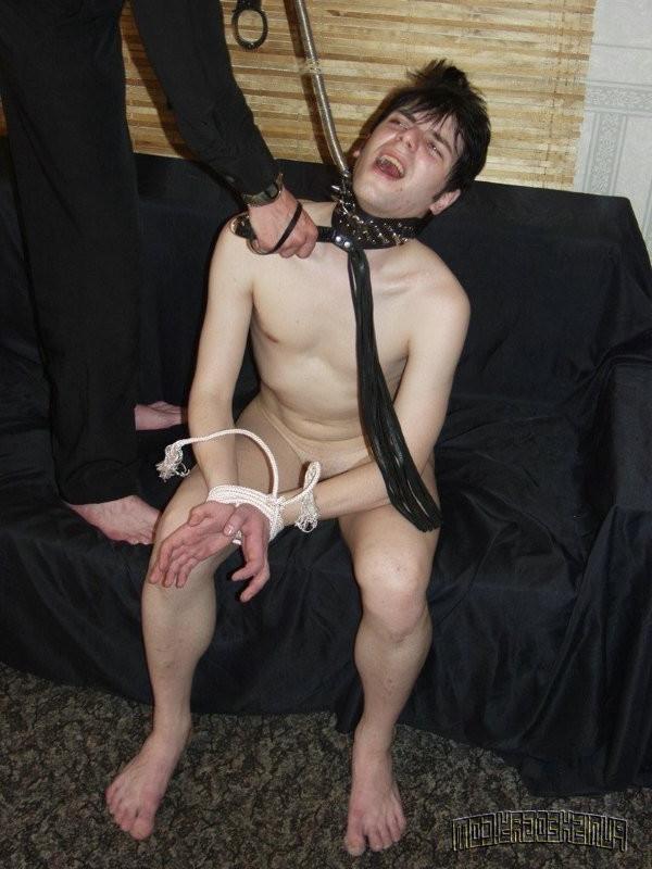12P Worshipping feet and cock