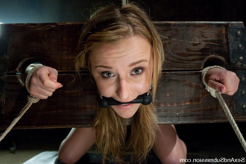 15P Pretty Jessie Cox gets rope bondage act and fucked hard