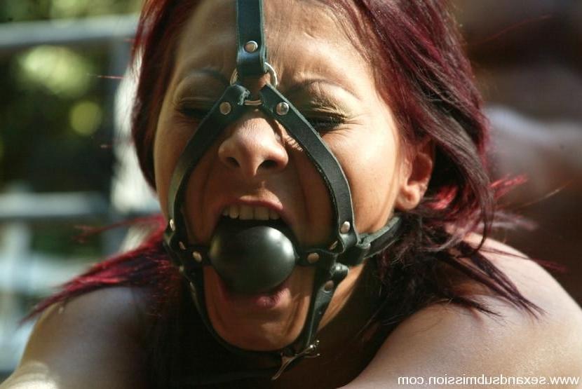 15P Two ladies getting bondage and having sex in the coutryside