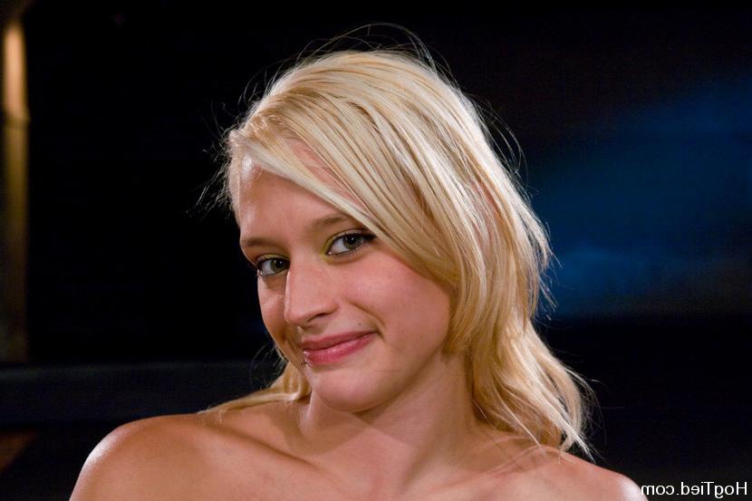 15P Amateur Casting Couch: Lacey Jane's nipples are put to the test