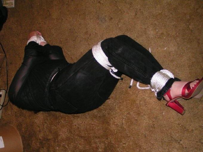 12P Amateur Babes tied up at home