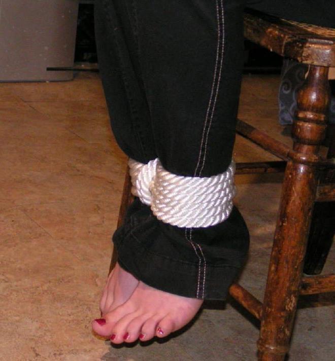 12P Amateur Babes tied up at home