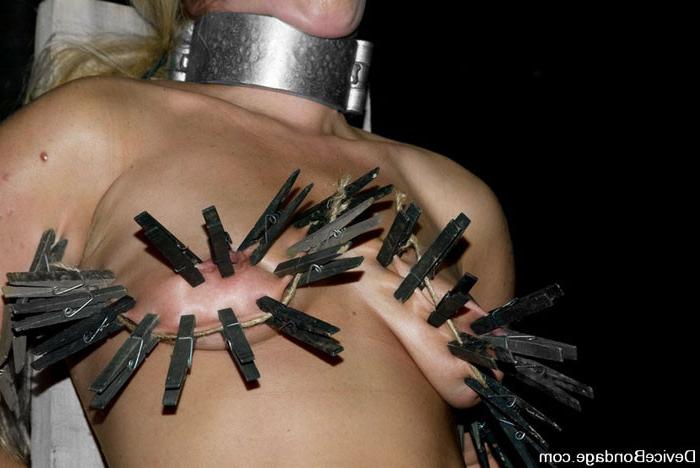 15P Bondage slave Dia Zerva gets weights clamped to her tits