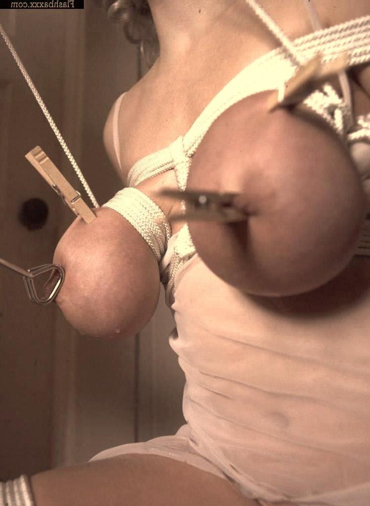 16P Retro babes in old school hard bondage