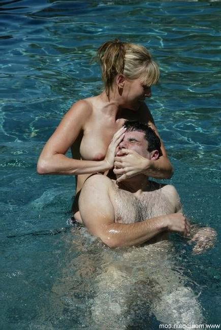 15P Housewife hard punishing and fucking pool cleaner