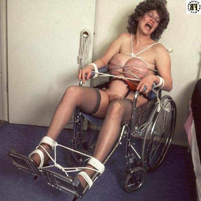 15P Nice pics of retro babes all in hard rope bondage