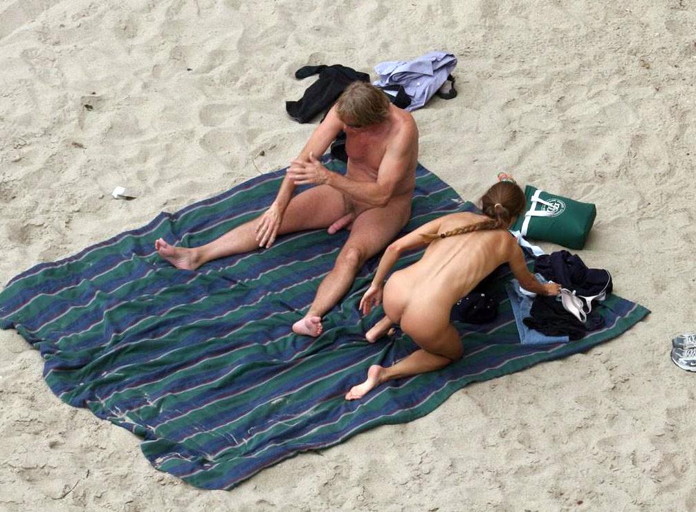 15P Every inch of this gorgeous nudist is on display