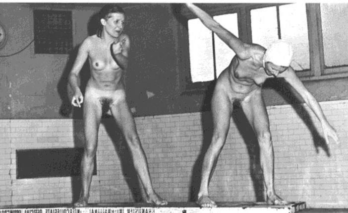 10P Vintage beach nudist flashing in public