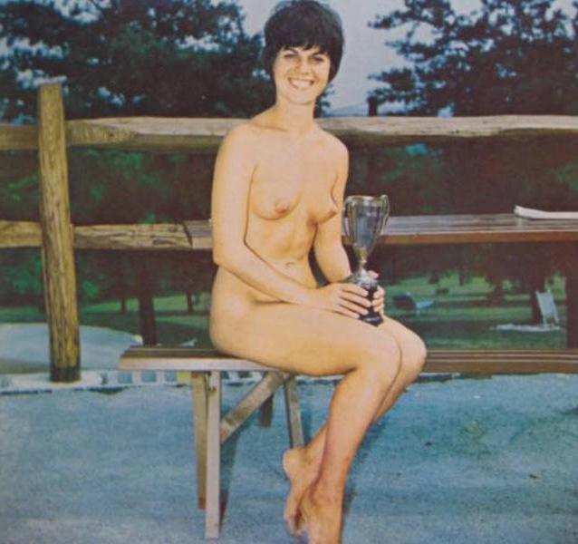 10P Vintage beach nudist flashing in public