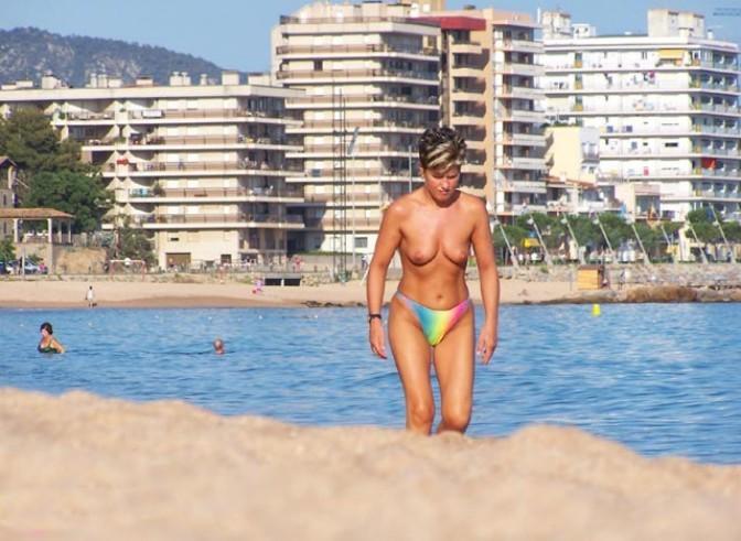 15P Gorgeous Russian nudist knows how to have some fun