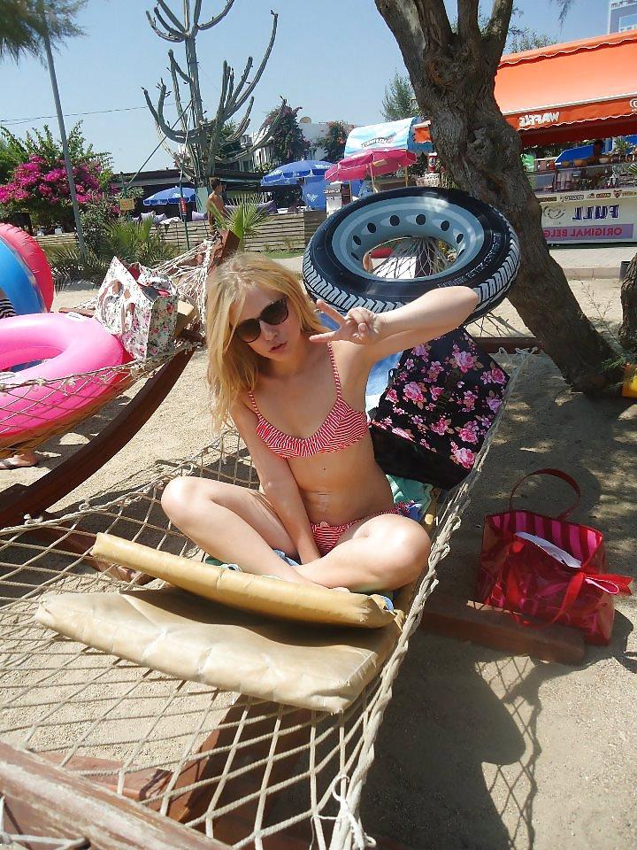 25P Hot British babe - Lorna