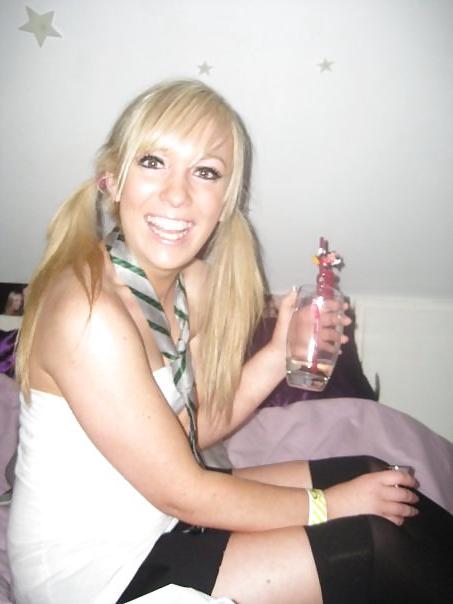 25P Hot British babe - Lorna