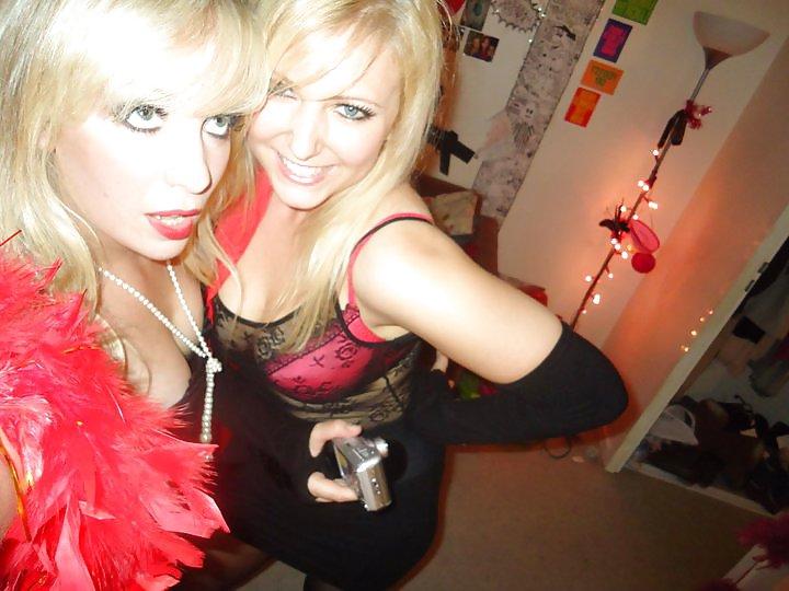 25P Hot British babe - Lorna