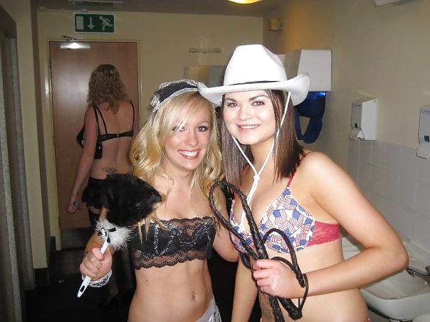 25P Hot British babe - Lorna