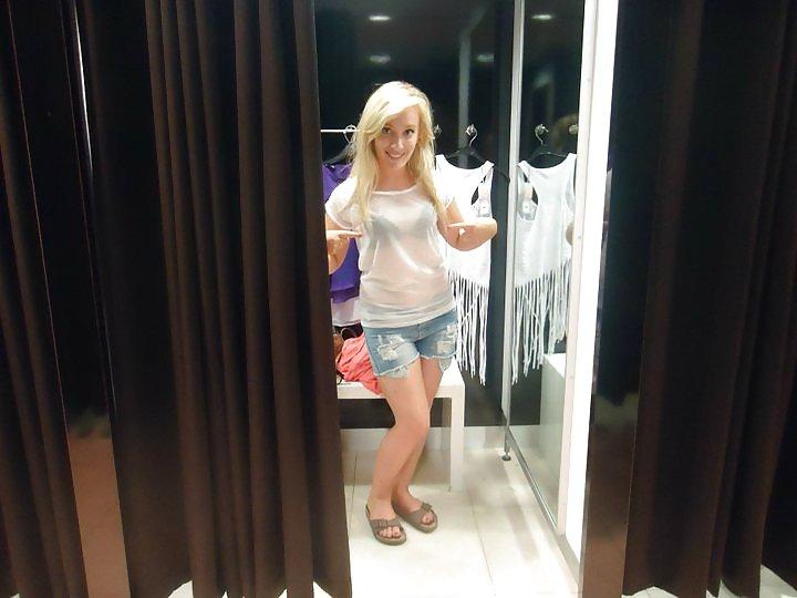 25P Hot British babe - Lorna
