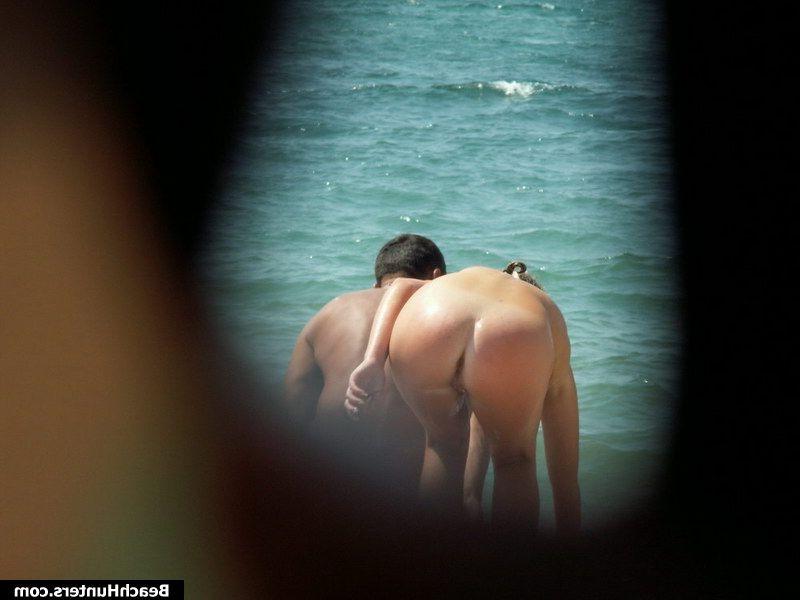 15P Amateur nude babes in public place