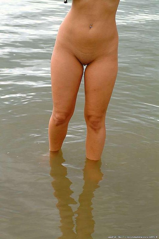 15P Teen takes a dare and skinny dips