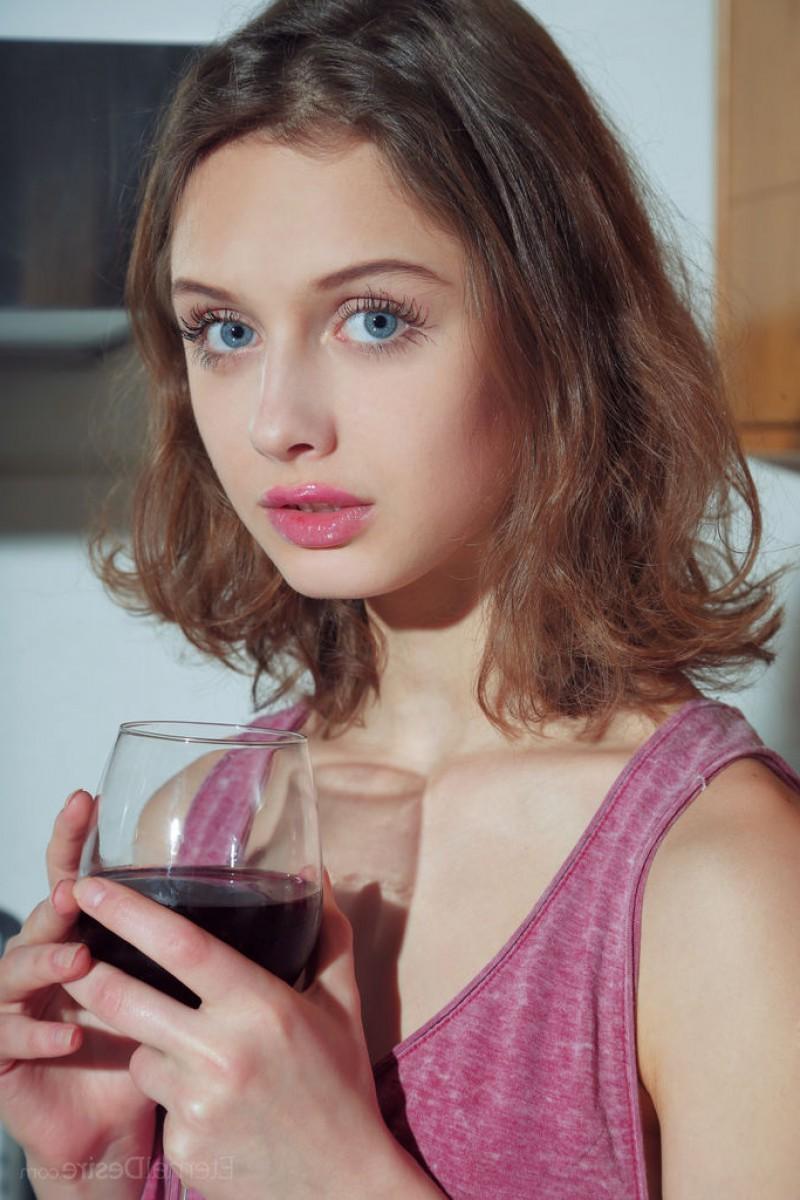 12P Super cute naked teen in the kitchen