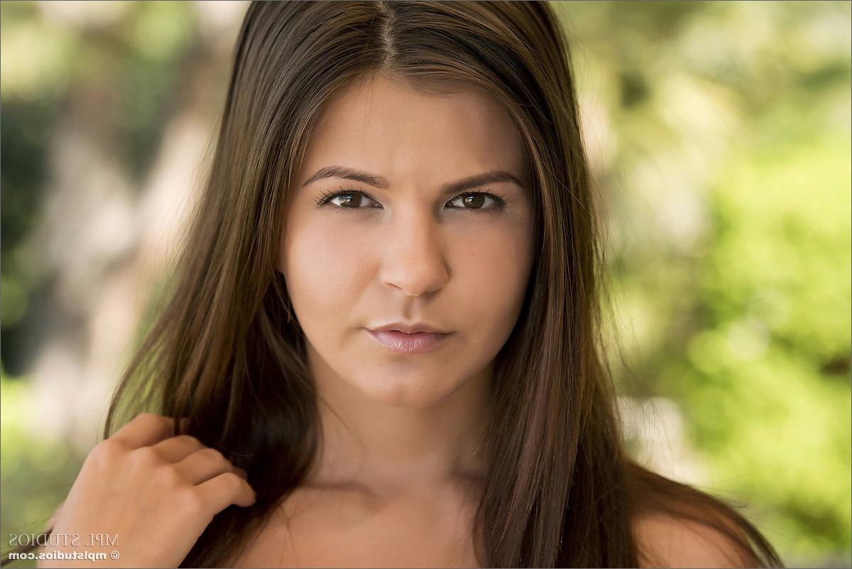 12P Gorgeous teen Zelda spreads her tight pussy wide open