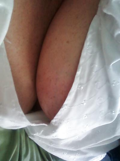 25P Friends' Cleavage