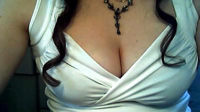 25P Friends' Cleavage