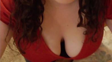 25P Friends' Cleavage