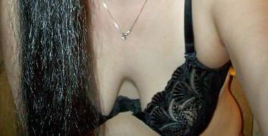 25P Friends' Cleavage