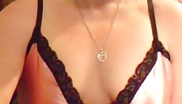 25P Friends' Cleavage