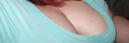 25P Friends' Cleavage