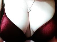 25P Friends' Cleavage