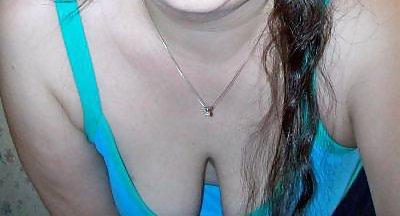 25P Friends' Cleavage