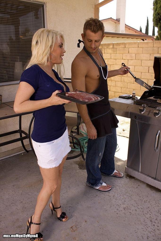 25P Hot And Horny stepmom Diamond Craving Her Stepsons Huge Dick