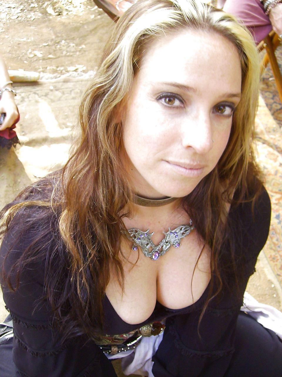 25P Ye Olde Cleavage 2
