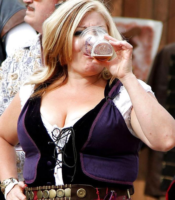 25P Ye Olde Cleavage 2