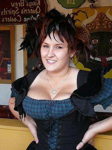 25P Ye Olde Cleavage 2