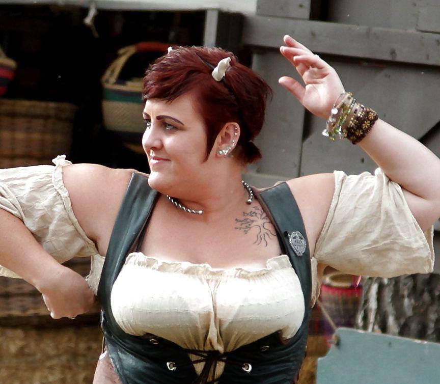 25P Ye Olde Cleavage 2