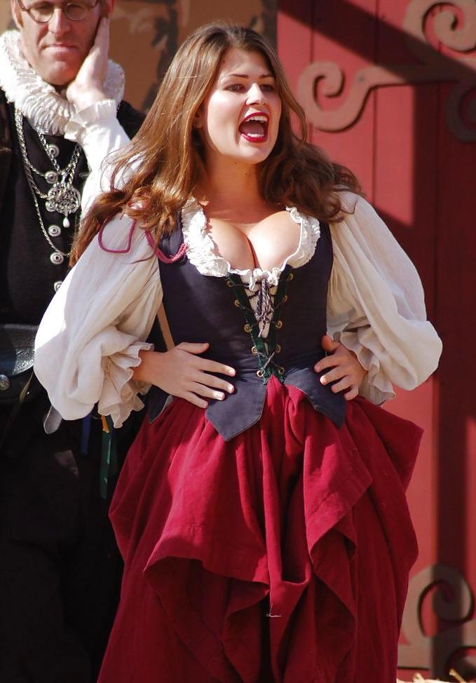 25P Ye Olde Cleavage 2