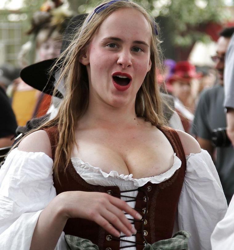 25P Ye Olde Cleavage 2