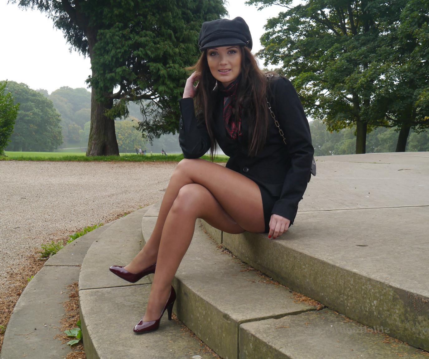 16P Stunning fetish babe shows off her amazing legs wearing a short skirt nylons and