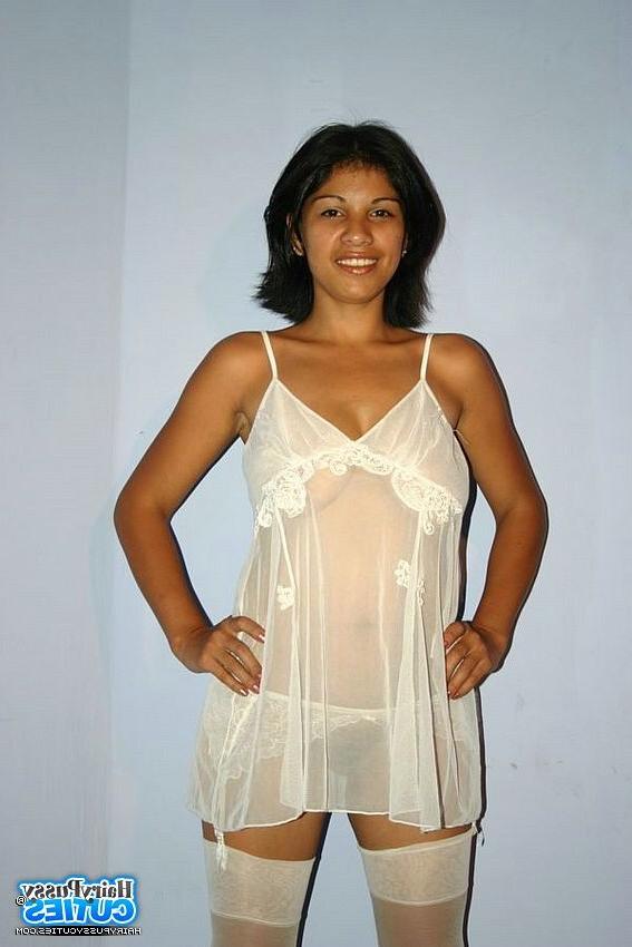 12P Latin Amateur Babe in Black And White Underwear 
