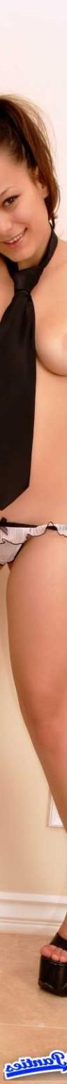 18P Daisy lace thong