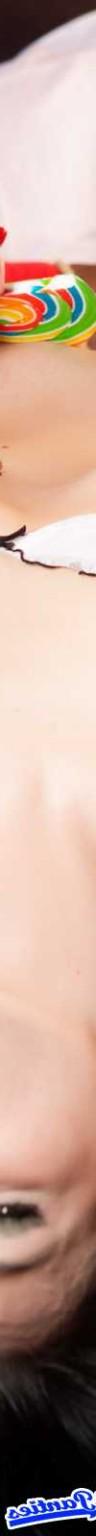 18P Reanna white lace thong on the bed