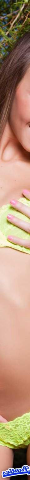 18P Kaydens lace panties outside