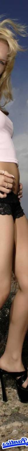 18P Jenny black lace panties outside