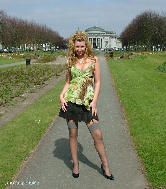 15P Stiletto girl in heels and stockings public