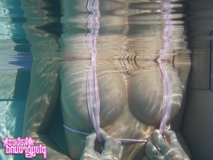 12P Kate underwater!
