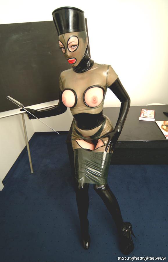 15P Bizarre Emily Marilyn in classroom