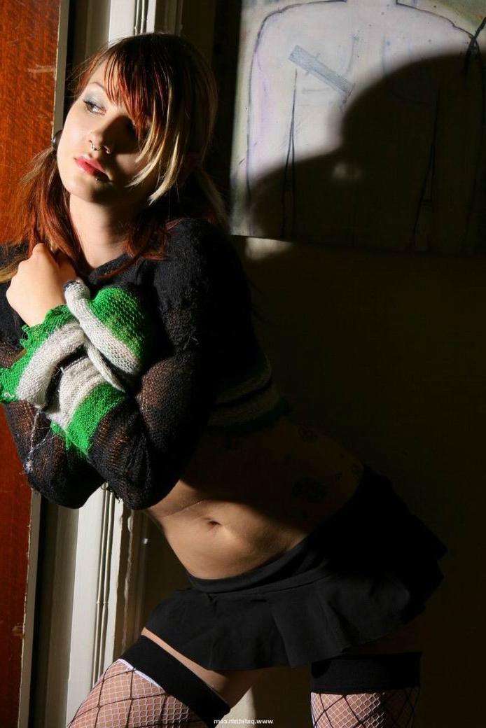 15P Erotic redhead teen hot in her stockings
