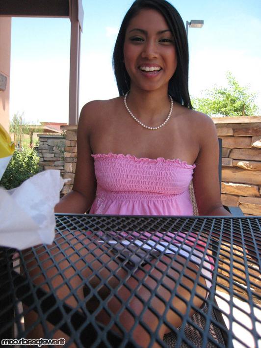 16P Candids of asian teen Alana flashing nude in public